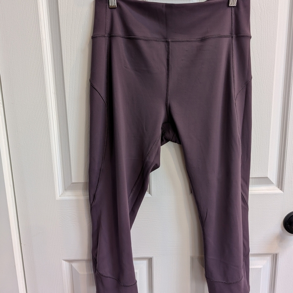 Lululemon In movement Crop Leggings - Picture 8 of 11
